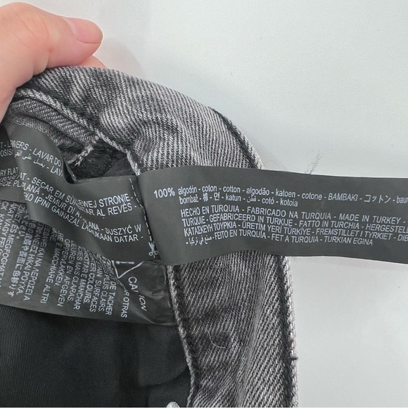 Zara The Straight Cropped Mid Rise Slim Fit Jean in Grey Size 2 - Picture 8 of 11